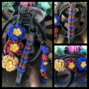 Fettlederleine, 1,50 m lang mit Handschlaufe, 8 mm breit, mit Blumen aus Paracord